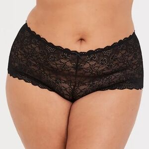🆕BLACK LACE CHEEKY SHORT PANTY